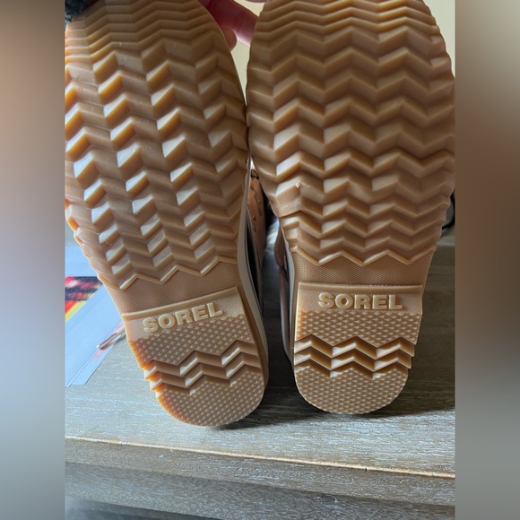 Sorel Joan of the Arctic Snow Boots, 5.5, New - Picture 13 of 13